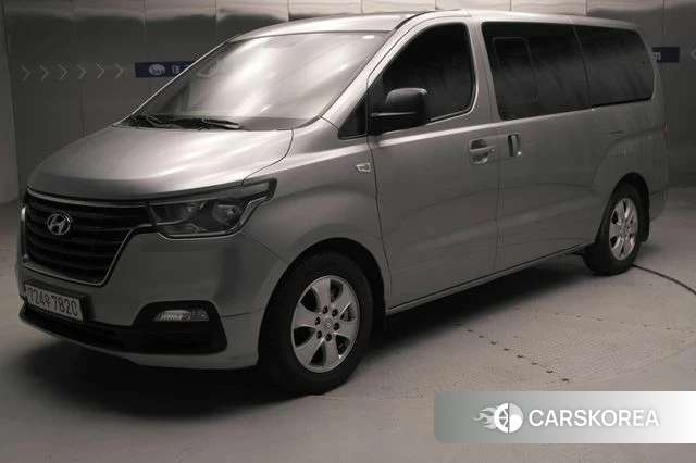 Hyundai The New Grand Starex 2018 Серебристо-серый из Кореи