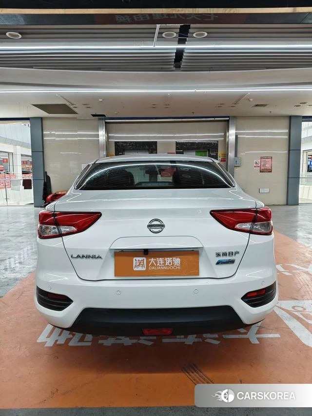 Nissan Lannia 2021 Белый из Китая