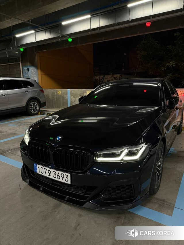 BMW 5 Series (G30) 2023 Черный из Кореи