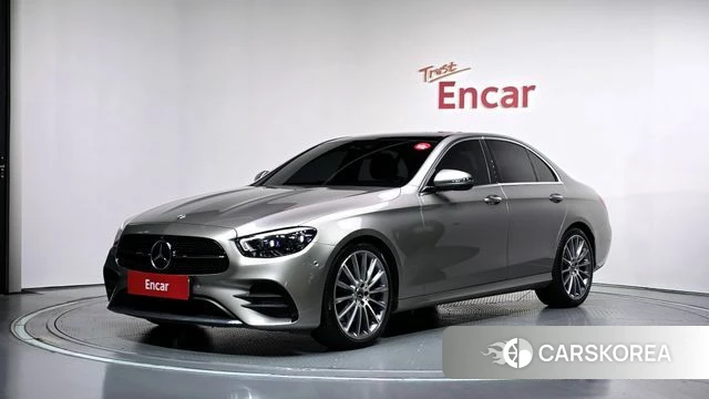 Mercedes-Benz E-Class W213 2022 Песочный из Кореи