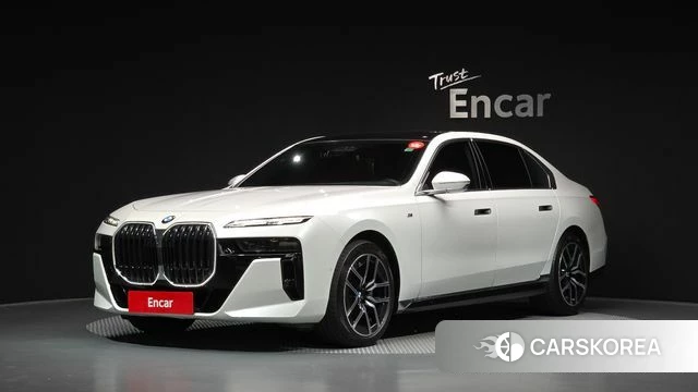 BMW 7 Series (G70) 2023 Белый из Кореи