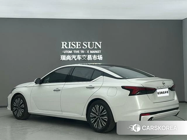 Nissan Altima 2023 Белый из Китая