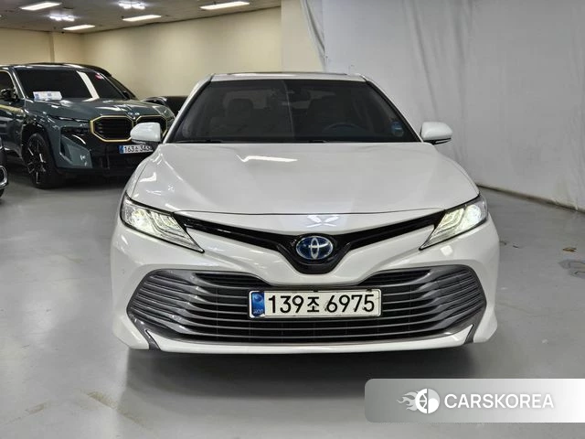Toyota Camry (XV70) 2021 Белый из Кореи
