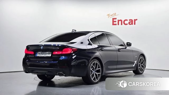 BMW 5 Series (G30) 2022 Черный из Кореи
