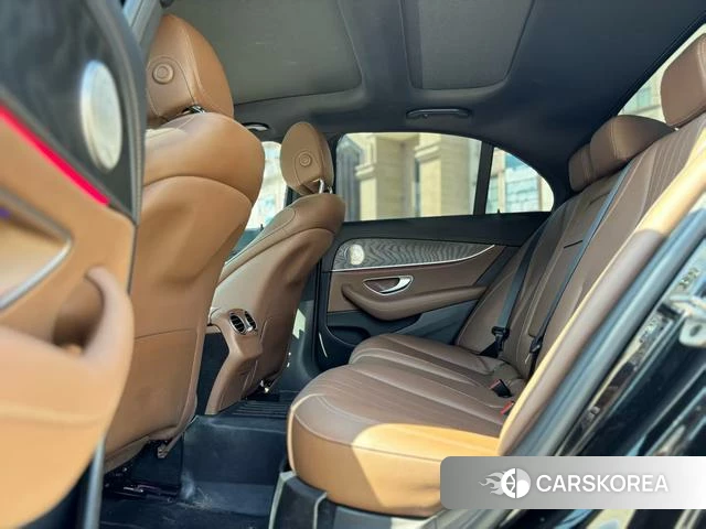 Mercedes-Benz E-Class 2021 Черный из Китая