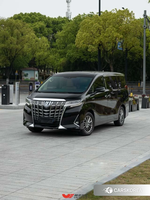 Toyota Alphard 2023 Черный из Китая