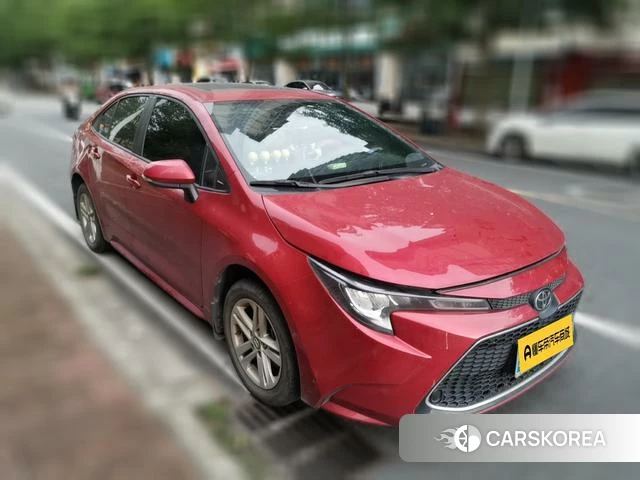 Toyota Levin 2021 Красный из Китая