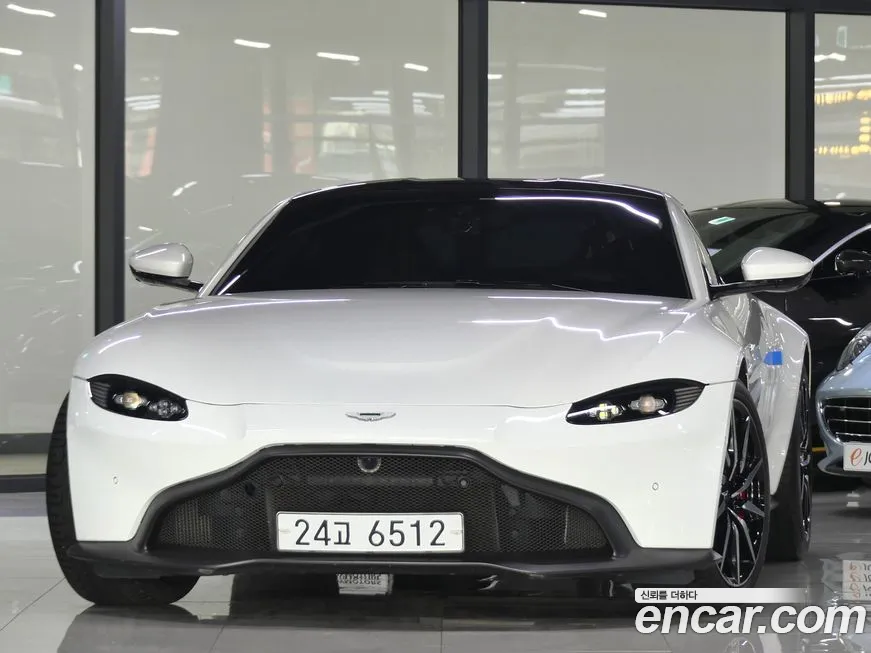 Aston Martin Vantage 2nd Generation 2019 Белый из Кореи