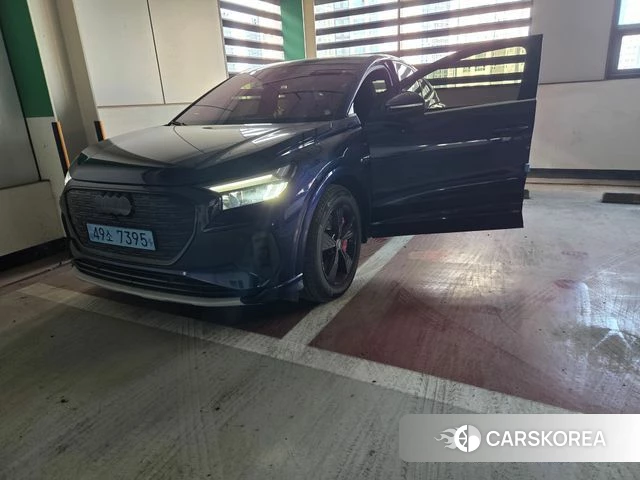 Audi Q4 e-Tron (F4) 2022 Синий из Кореи