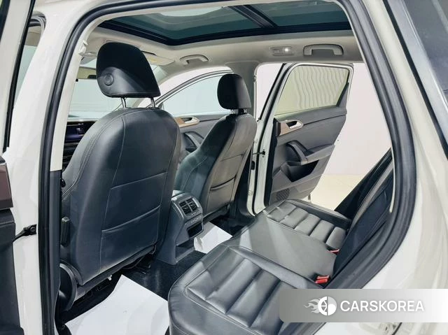 Volkswagen Tharu 2021 Белый из Китая