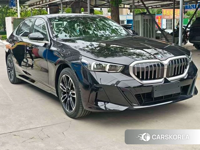 BMW 5 series 2026 Черный из Китая