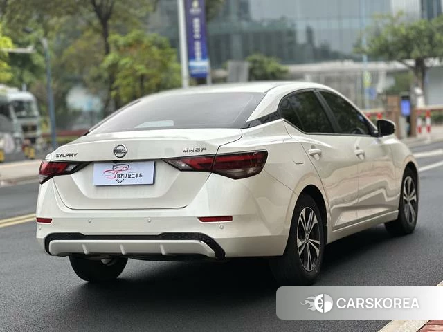 Nissan Sylphy 2023 Белый из Китая
