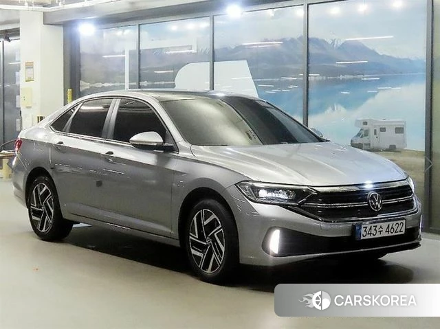 Volkswagen 7th Generation of Jetta 2024 Серебристо-серый из Кореи
