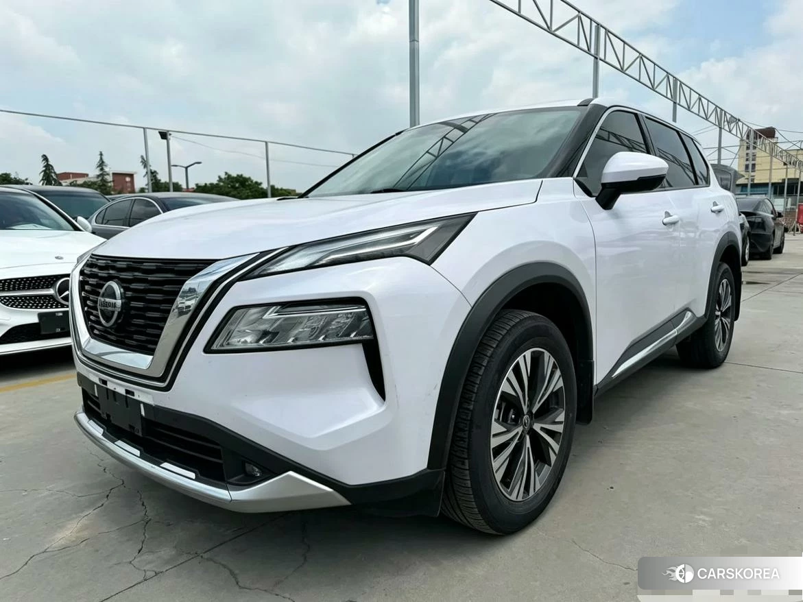 Nissan X-Trail 2021 Белый из Китая