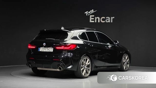 BMW 1 Series (F40) 2022 Черный из Кореи