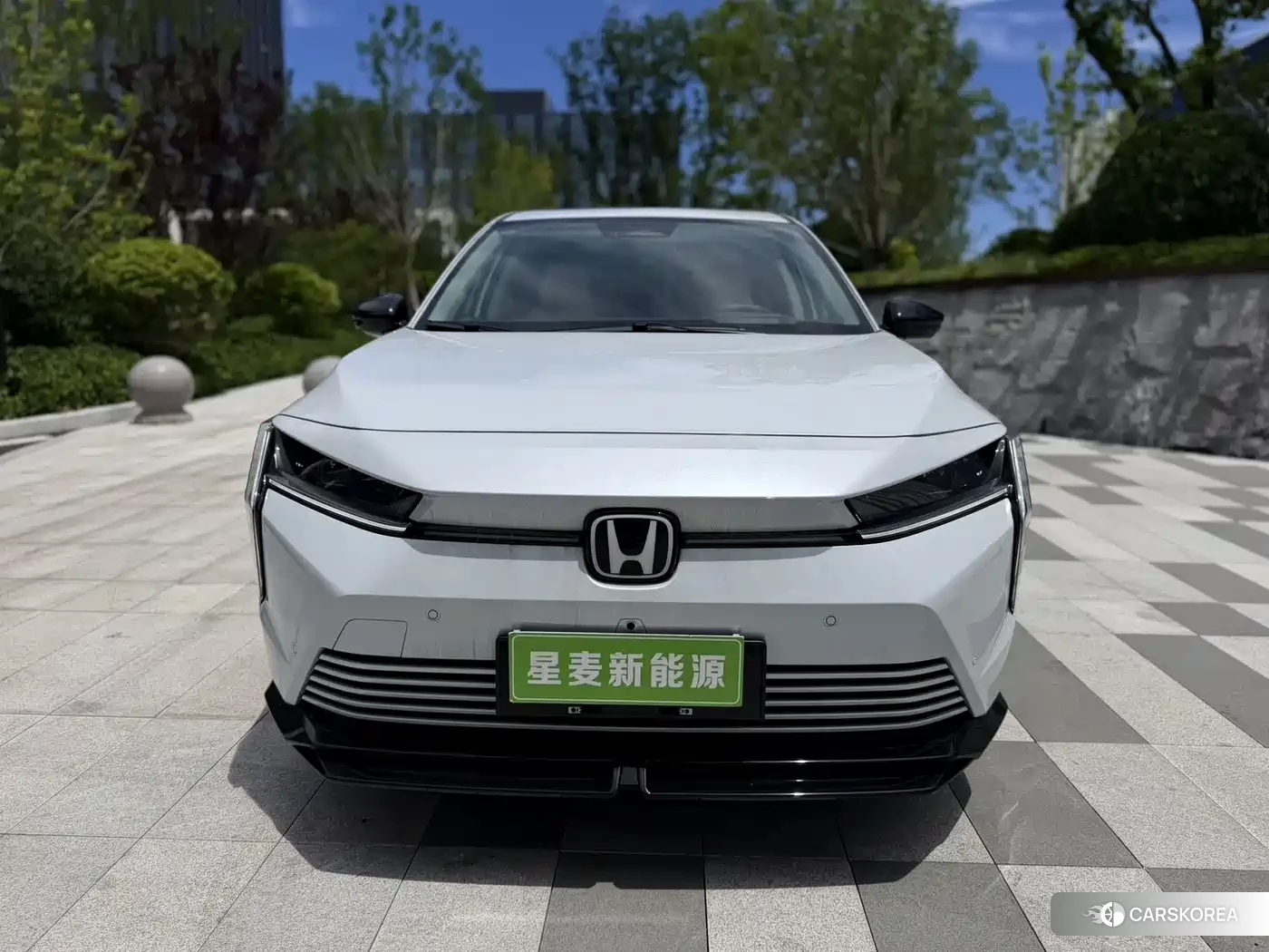 Honda e:NS2 2026 Белый из Китая