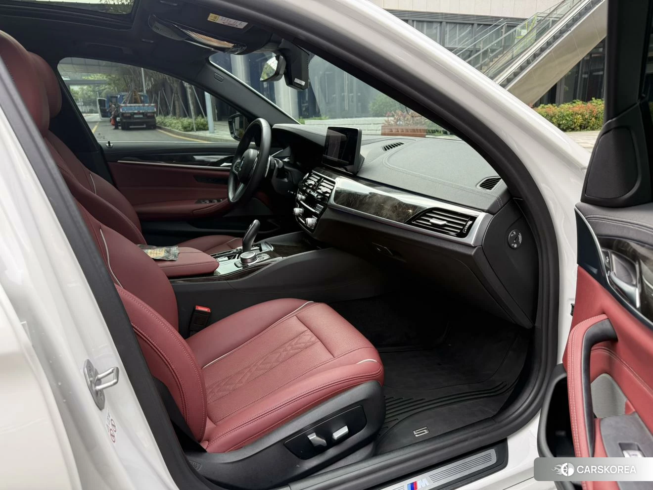 BMW 5 series 2021 Белый из Китая