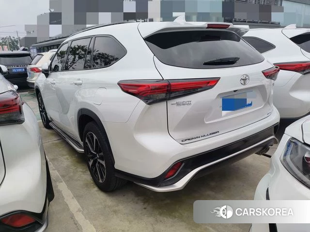 Toyota Crown 2023 Белый из Китая