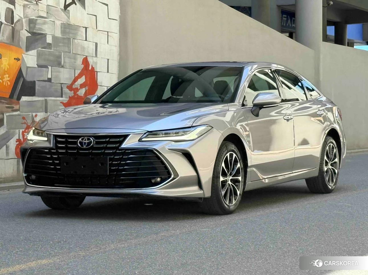 Toyota Avalon 2022 Серебристо-серый из Китая