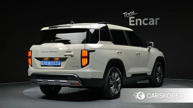 Ssangyong Torres EVX 2024 Жемчужный цвет из Кореи