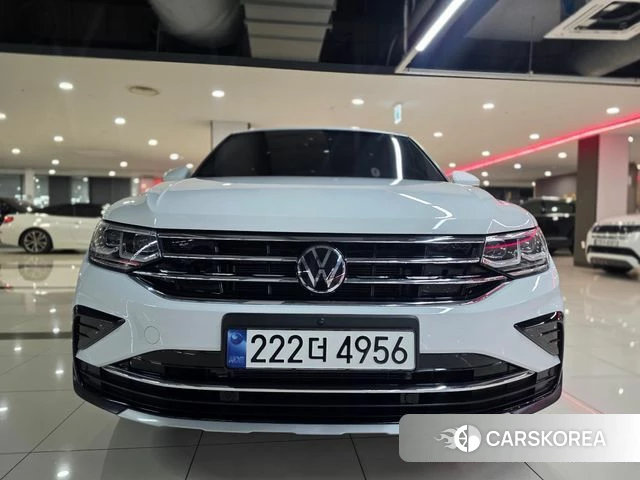Volkswagen Tiguan second Generation 2023 Белый из Кореи