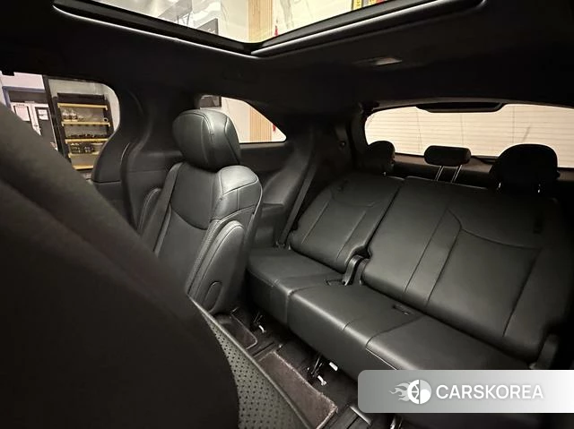 Toyota Sienna 2023 Белый из Китая