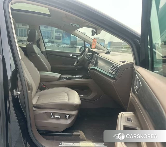 Volkswagen Viloran 2023 Черный из Китая