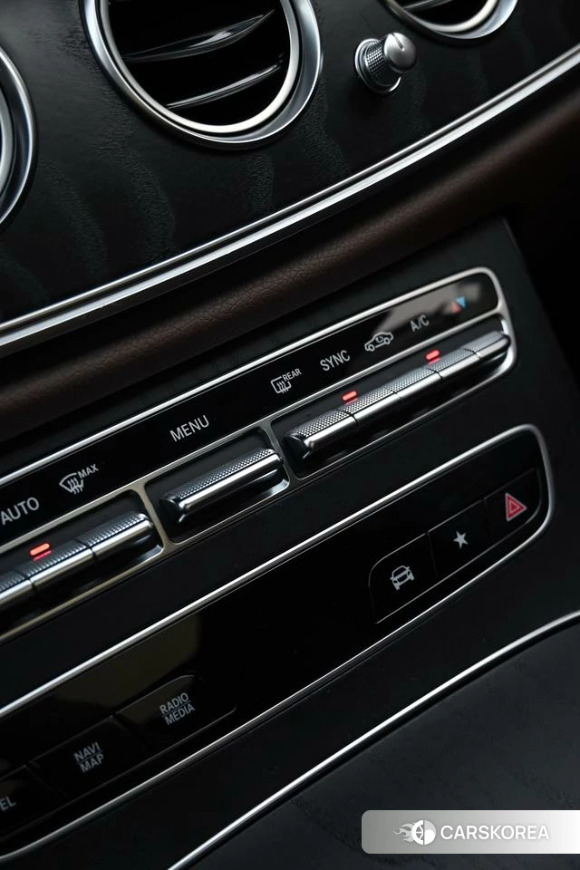 Mercedes-Benz E-Class 2021 Черный из Китая