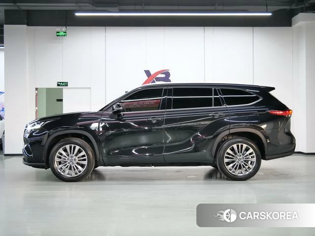 Toyota Highlander 2024 Черный из Китая