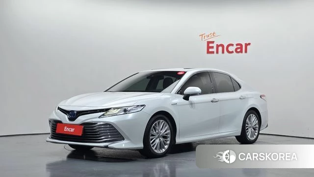 Toyota Camry (XV70) 2020 Белый из Кореи