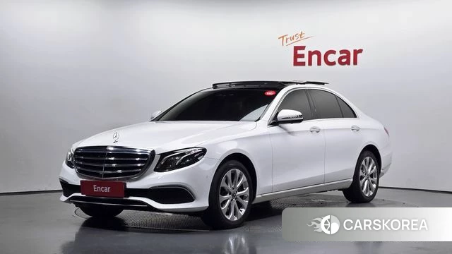 Mercedes-Benz E-Class W213 2019 Белый из Кореи