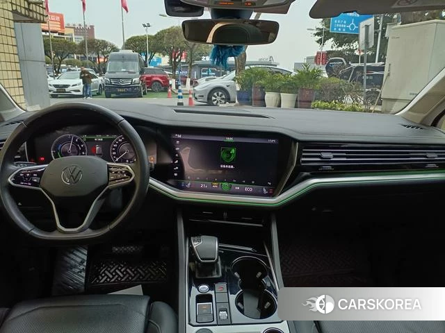 Volkswagen Touareg 2021 Черный из Китая