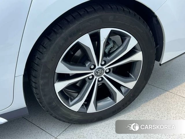 Toyota Granvia 2024 Белый из Китая