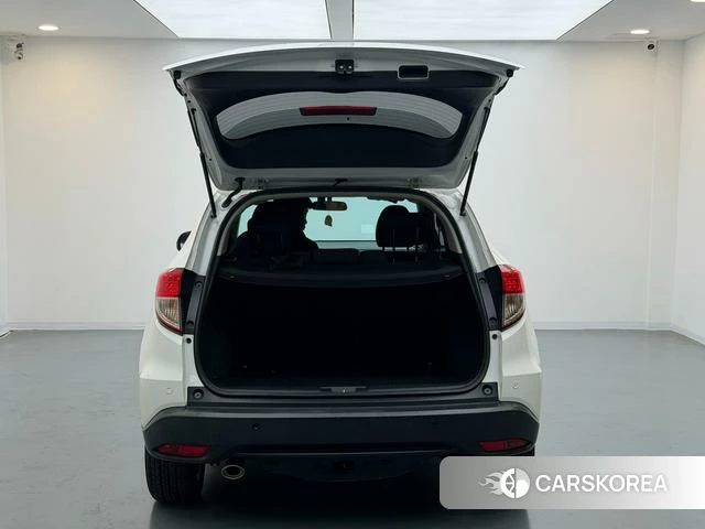 Honda Vezel 2021 Белый из Китая