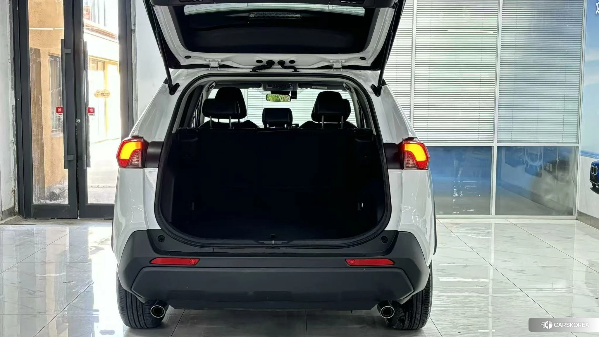 Toyota RAV4 2024 Белый из Китая
