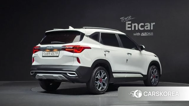 Kia Seltos 2022 Белый из Кореи