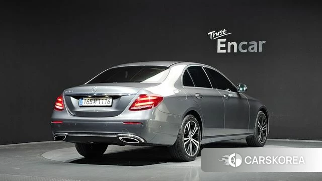 Mercedes-Benz E-Class W213 2020 Серый из Кореи