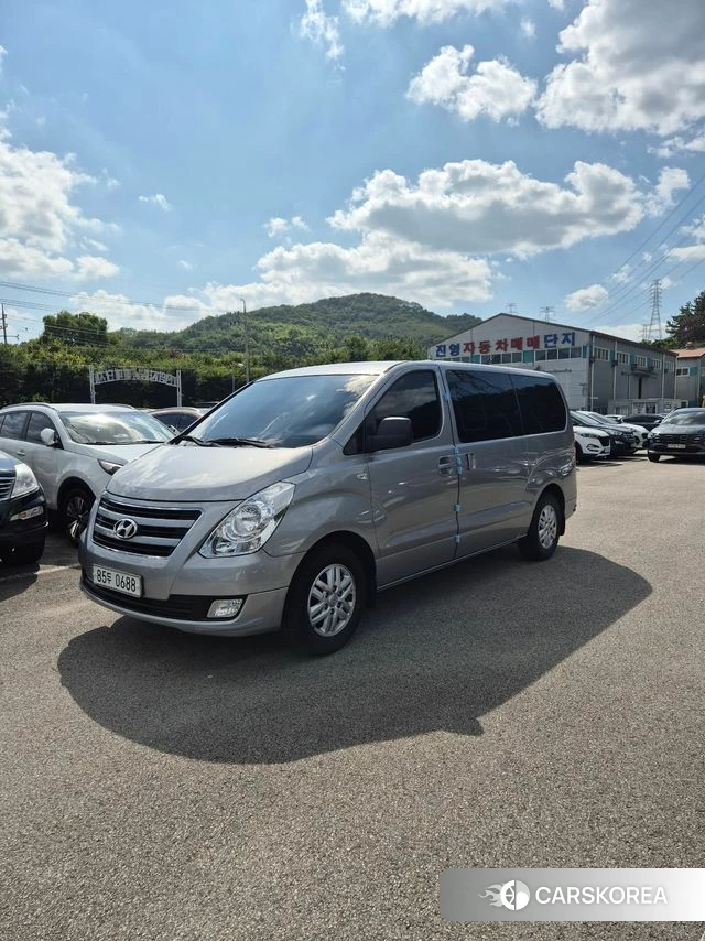 Hyundai Grand Starex 2018 Серебряный из Кореи