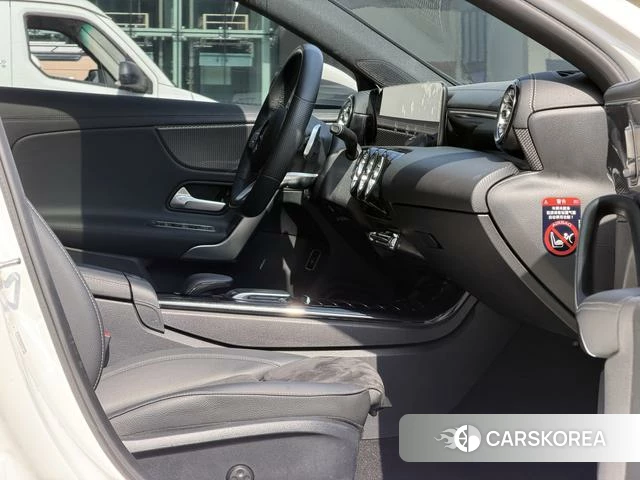 Mercedes-Benz A-Class 2021 Белый из Китая