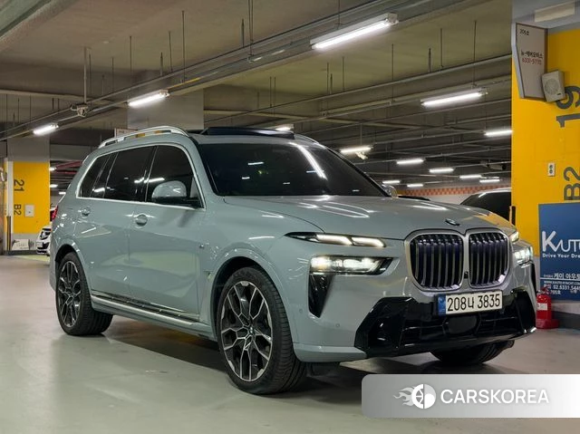 BMW X7 (G07) 2024 Серебристо-серый из Кореи