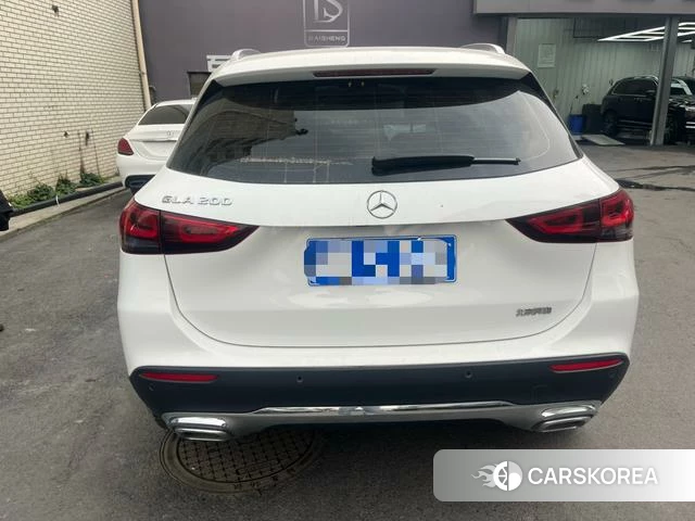 Mercedes-Benz GLA 2021 Белый из Китая