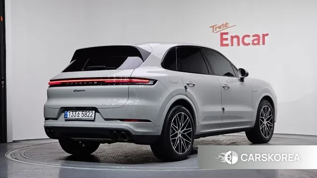 Porsche Cayenne (PO536) 2024 Серебристо-серый из Кореи