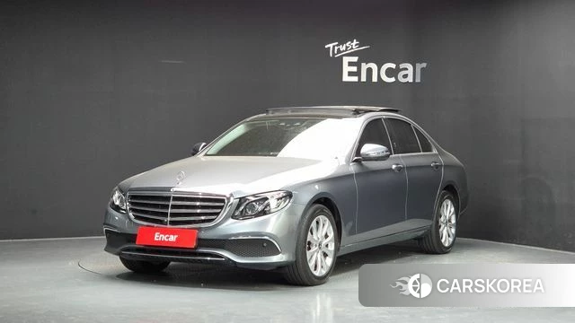 Mercedes-Benz E-Class W213 2019 Серый из Кореи