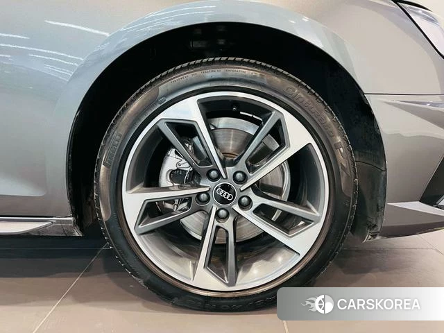Audi A4L 2023 Темно-серый из Китая