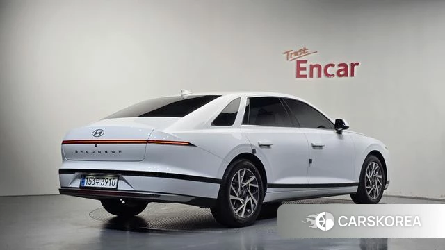 Hyundai Grandeur (GN7) 2023 Белый из Кореи
