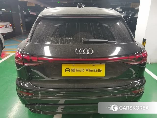 Audi Q6L 2025 Черный из Китая