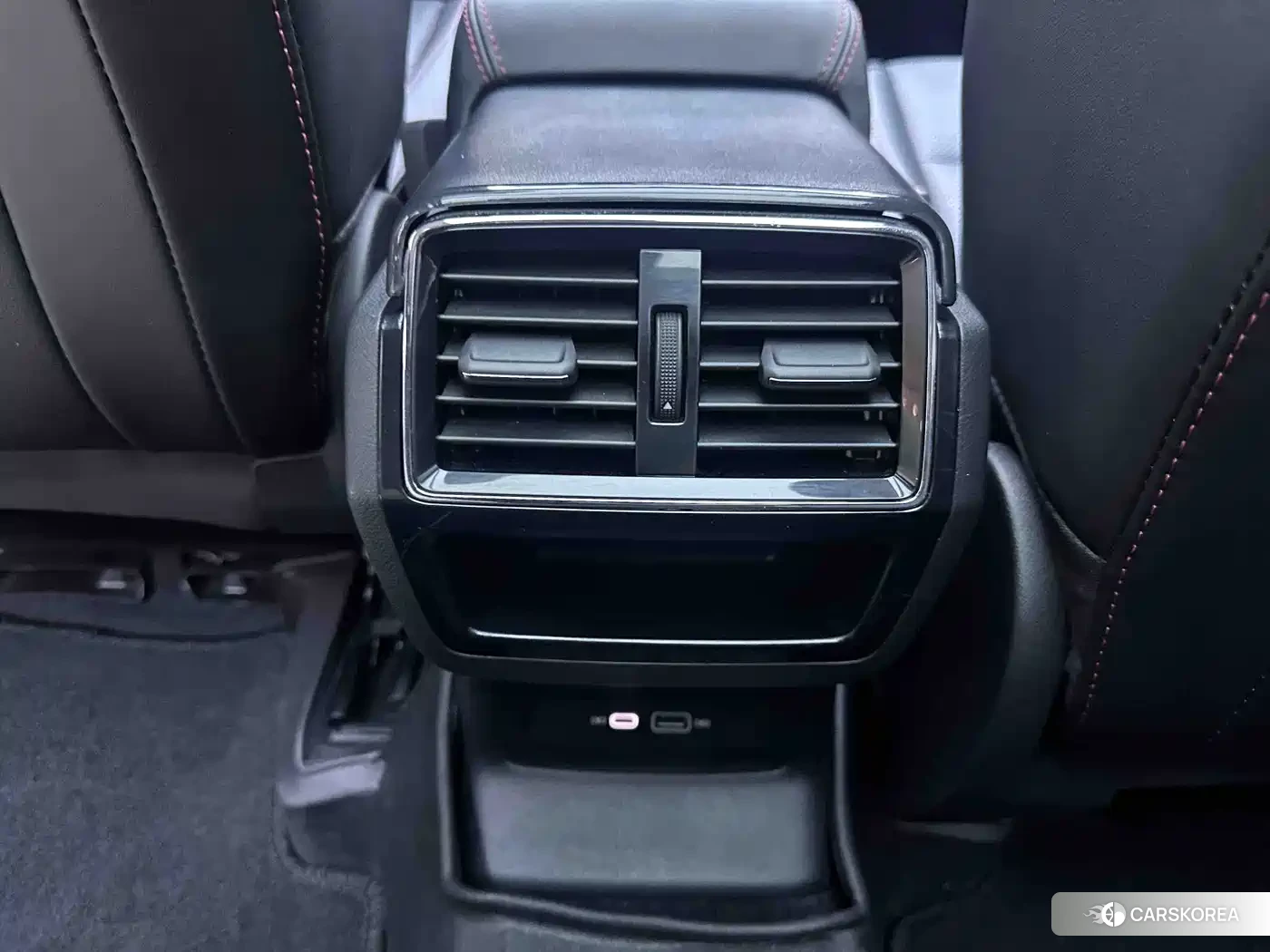 Skoda Karoq 2022 Белый из Китая