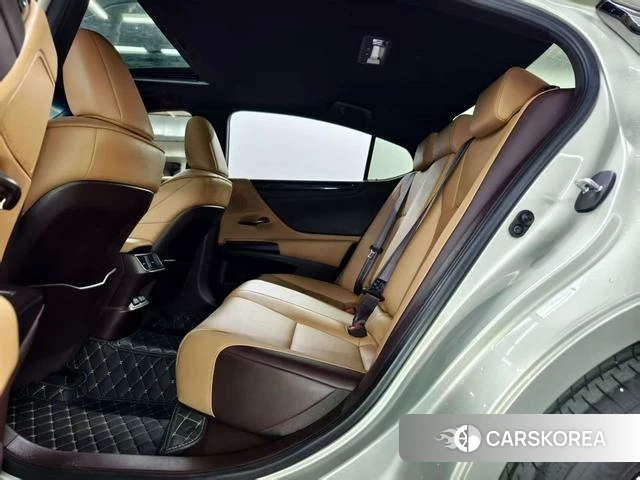 Lexus ES 2021 Шампань из Китая