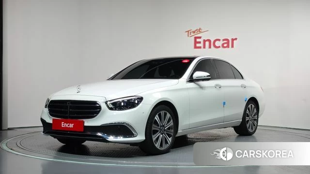 Mercedes-Benz E-Class W213 2021 Белый из Кореи