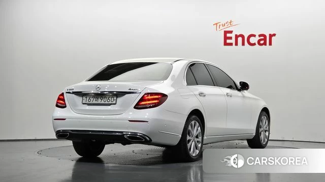 Mercedes-Benz E-Class W213 2020 Белый из Кореи